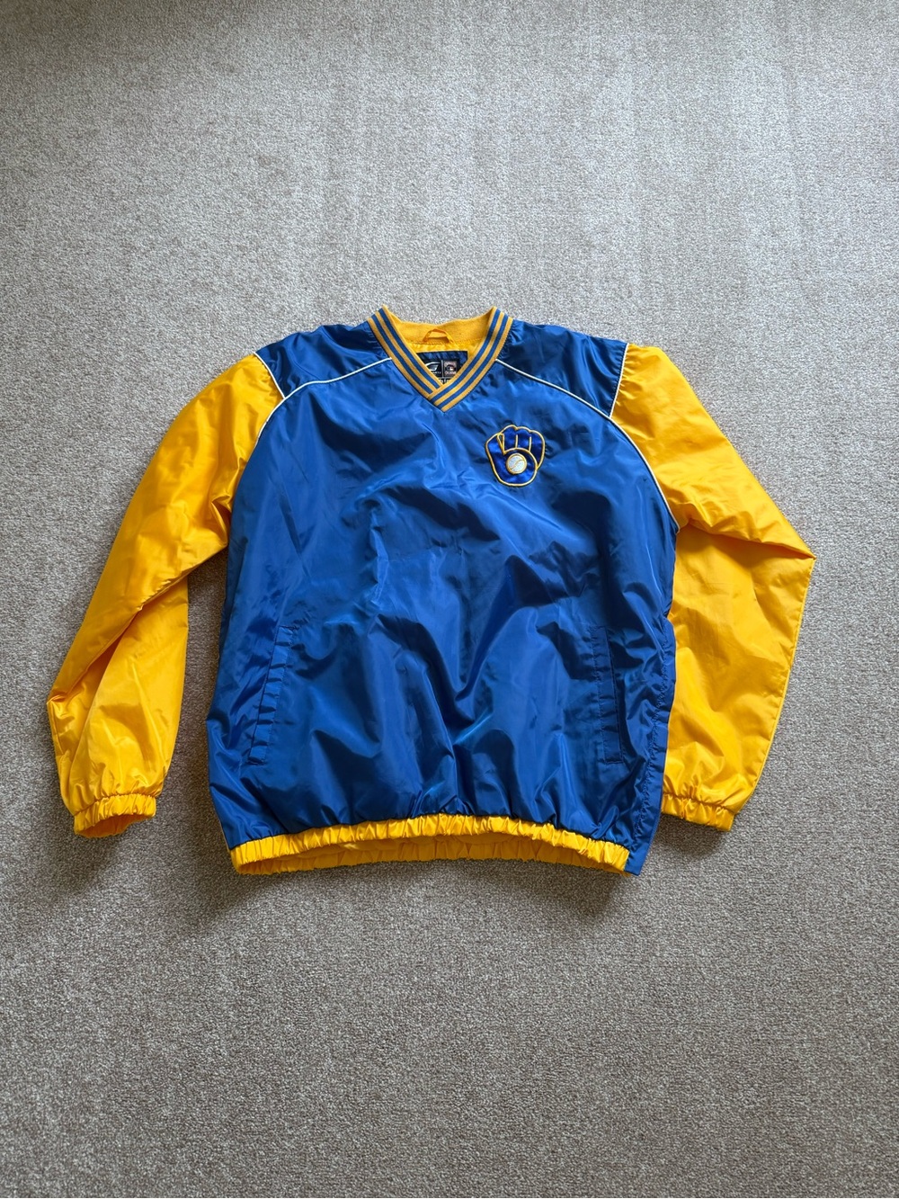 Milwaukee Brewers Pull Over Wind Breaker